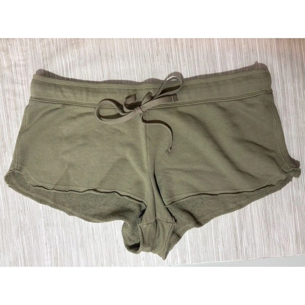 Skims large green sweat shorts
